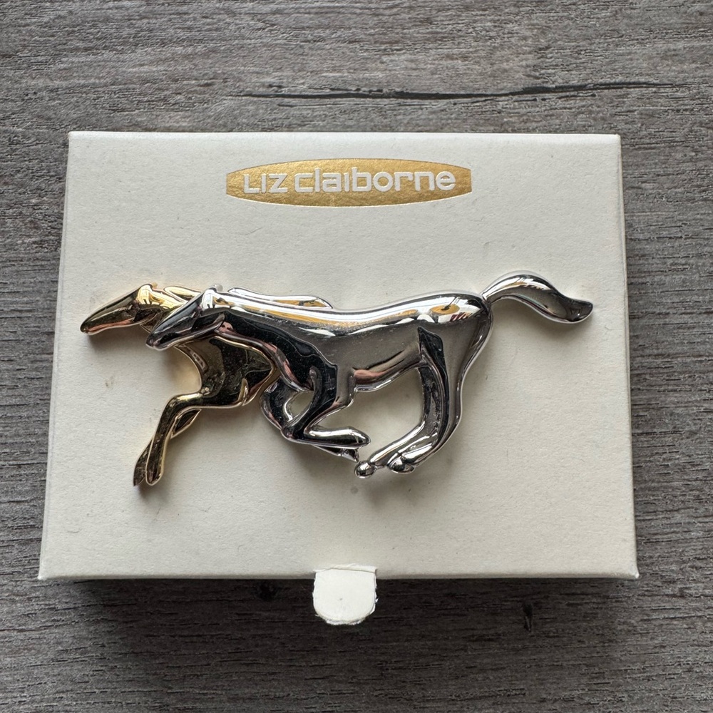 Liz Claiborne- brooch. never used. - Picture 2 of 6